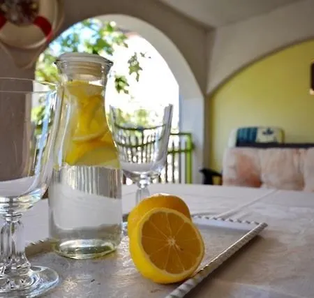 Apartment In With Terrace, Air Condition, Wifi
